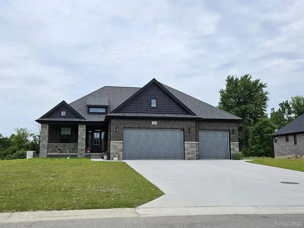 3072 Regatta DR, St. Clair Twp, MI 48079