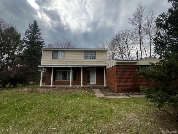 845 ALLSTON DR, Rochester Hills, MI 48309