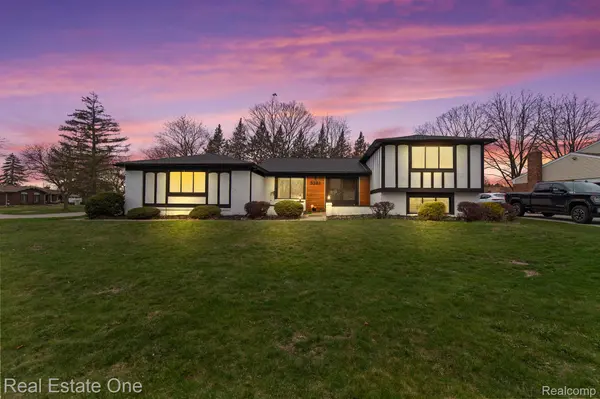 5251 WINCHESTER DR, Troy, MI 48085