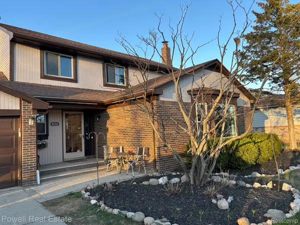 30362 SOUTHAMPTON LN, Farmington Hills, MI 48331