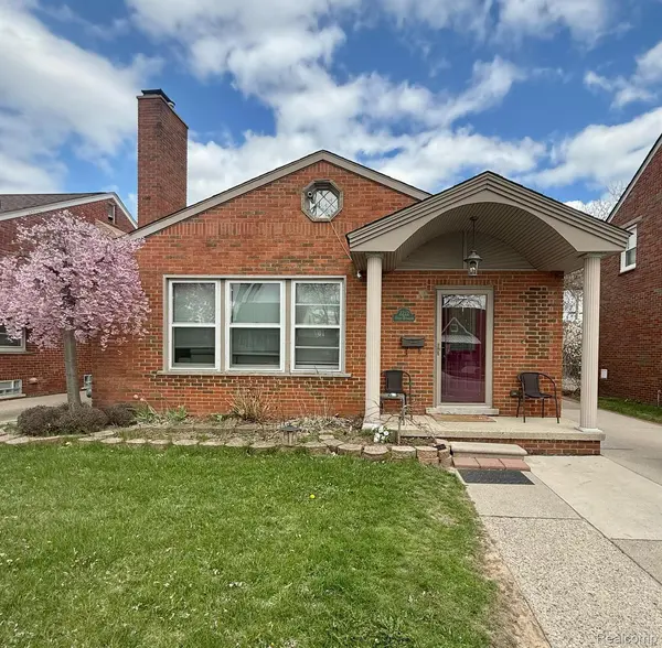 2212 N HIGHLAND ST, Dearborn, MI 48128