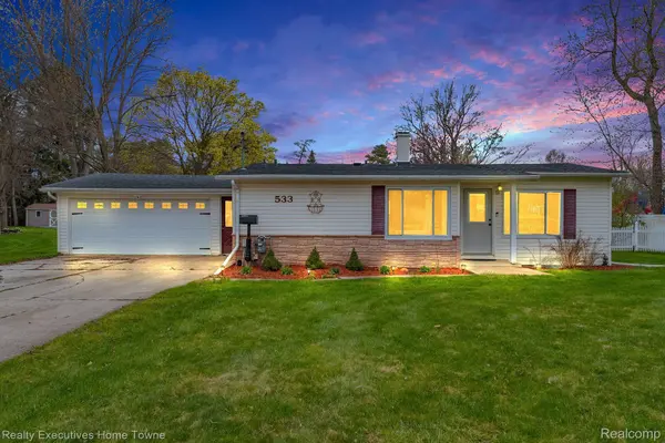 533 RUST PARK DR, Grand Blanc, MI 48439