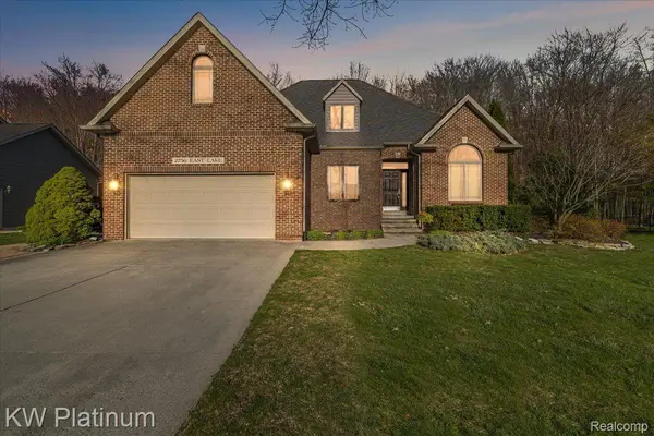 2756 E LAKE DR, Kimball Twp, MI 48074