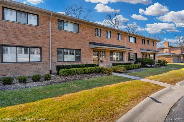 136 E HICKORY GROVE RD, Bloomfield Hills, MI 48304