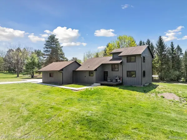 1452 EDGEWOOD LN, Milford, MI 48381