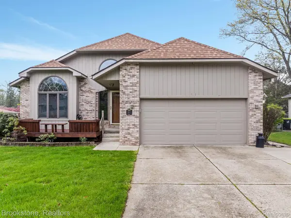 4121 CRYSTAL ST,  West Bloomfield Twp,  MI 48323