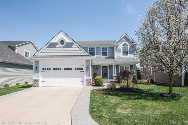 1068 RIVERSTONE CIR, Milford Vlg, MI 48381
