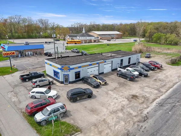 23940 GIBRALTAR RD, Flat Rock, MI 48134