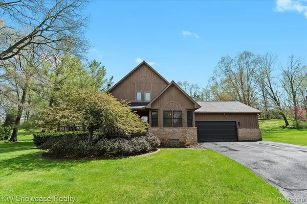 6140 ROSEWOOD Pkwy,  White Lake Twp,  MI 48383