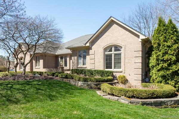 4601 PIER DR, Troy, MI 48098