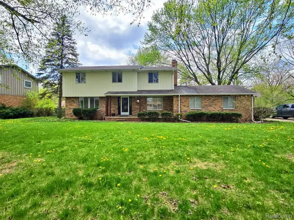 1185 DYEMEADOW LN, Flint Twp, MI 48532
