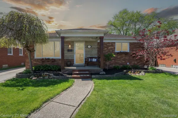 21720 SUNNYSIDE ST, St. Clair Shores, MI 48080