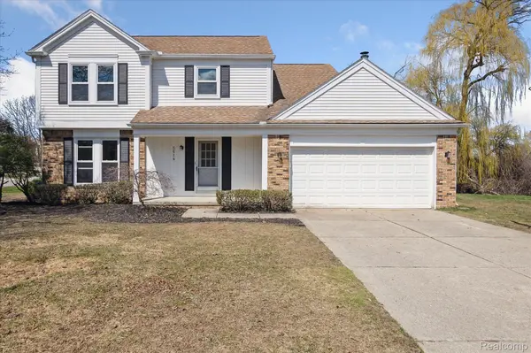 5614 BAYSWATER RD, West Bloomfield Twp, MI 48322