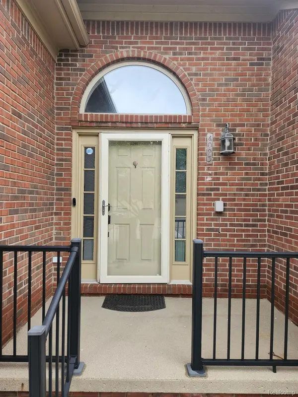 4095 April LN, Sterling Heights, MI 48310