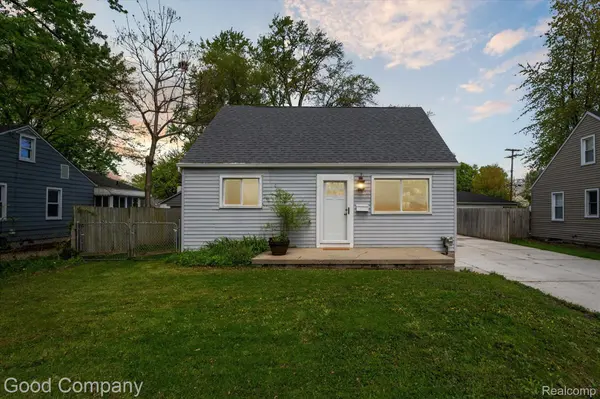 1077 E 14 MILE RD, Clawson, MI 48017