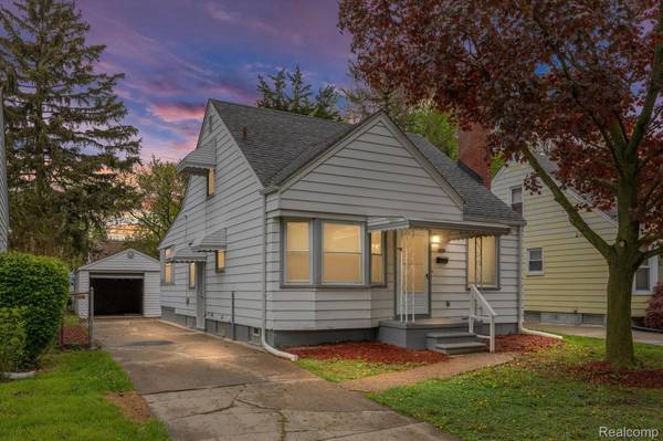 20000 ROSCOMMON ST, Harper Woods, MI 48225