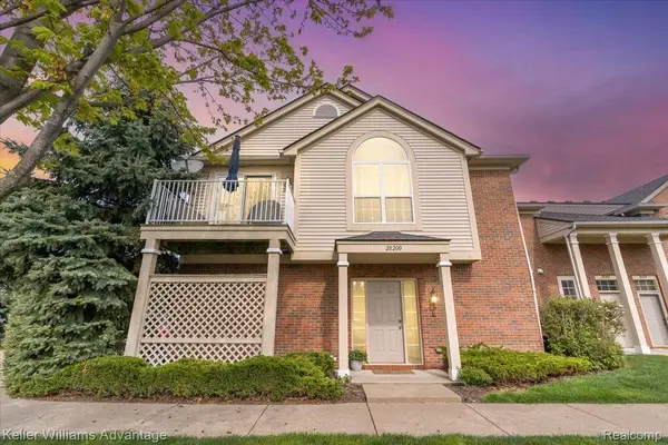 28200 CHESAPEAKE CIR,  Commerce Twp,  MI 48390