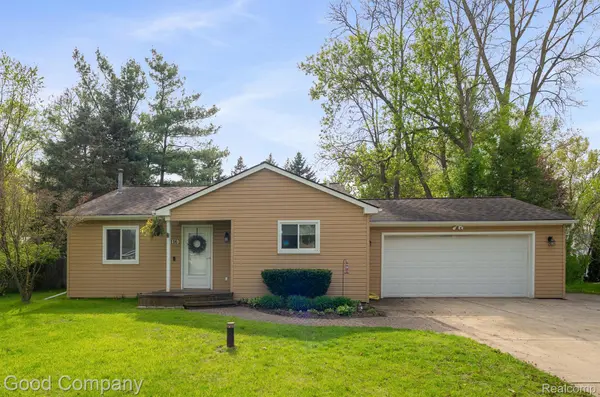 1116 FAIRVIEW ST, White Lake Twp, MI 48386