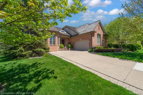 2590 Summerlin CT, Oakland Twp, MI 48306