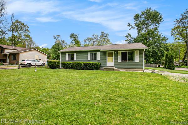 15171 WEST DR, Argentine Twp, MI 48451