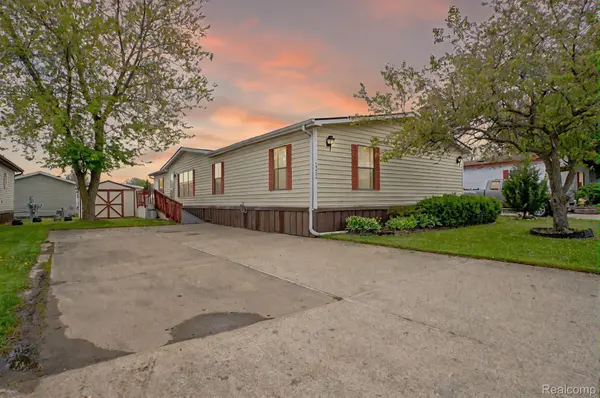 14424 Grenwich CT, Shelby Twp, MI 48315