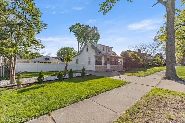 21047 OUTER DR,  Dearborn,  MI 48124