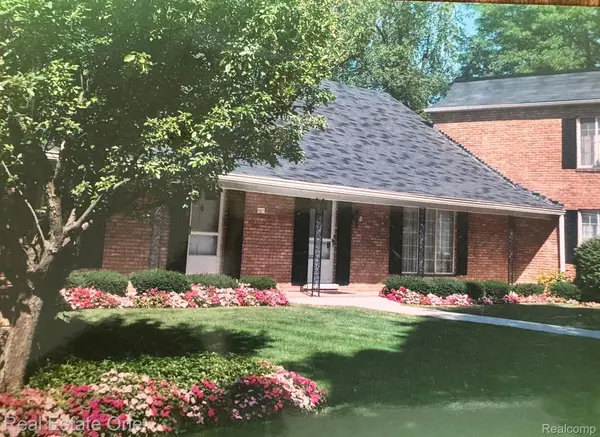 1750 TIVERTON RD #28, Bloomfield Hills, MI 48304