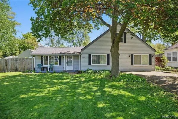 1840 Manse RD, Waterford Twp, MI 48328