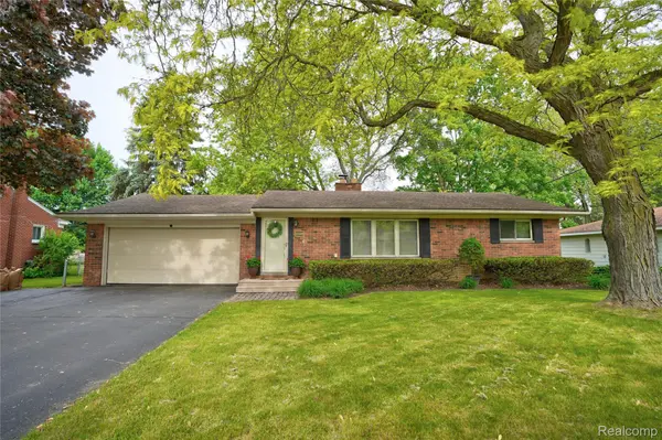 2335 WATKINS LAKE RD, Waterford Twp, MI 48328