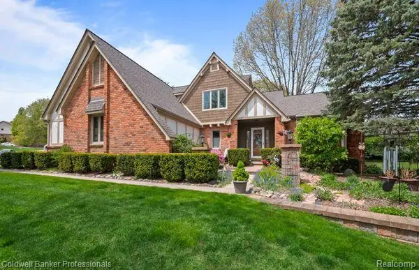 61218 Miriam DR, Washington Twp, MI 48094