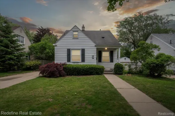 1976 Bacon AVE, Berkley, MI 48072