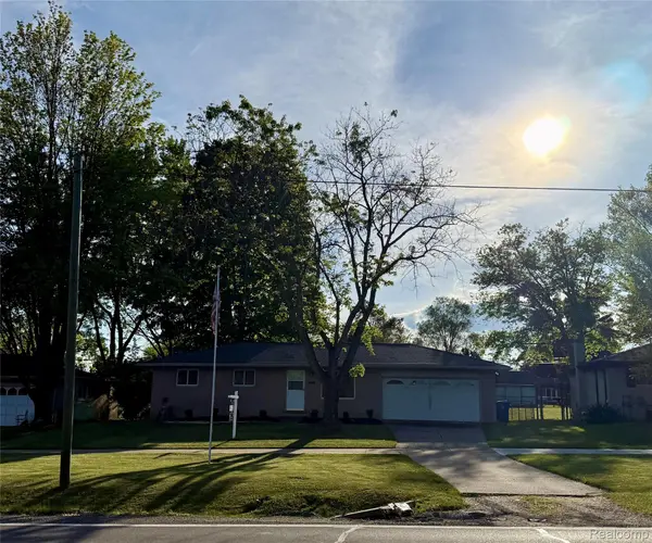 1903 Crescent Lake RD, Waterford Charter Township, MI 48327