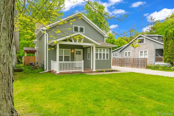 3565 Memoir DR, Fort Gratiot Charter Township, MI 48059