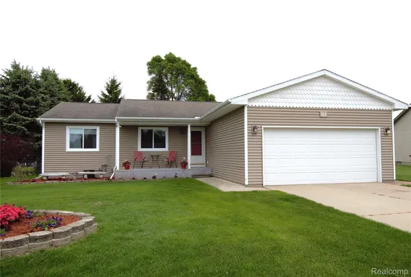 313 Janet LN, Almont Township, MI 48003
