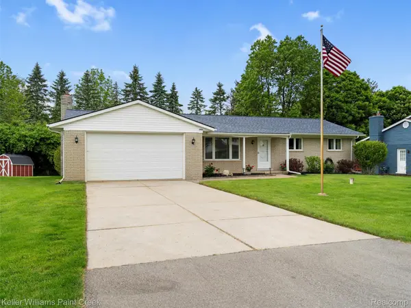 11411 N Crestline DR, Washington Township, MI 48095