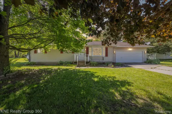 5455 Oak Grove RD, Howell, MI 48855