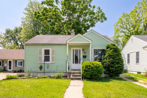 536 Andresen CT, Hazel Park, MI 48030