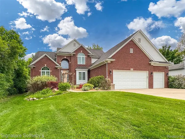 1842 Latimer DR, Troy, MI 48083