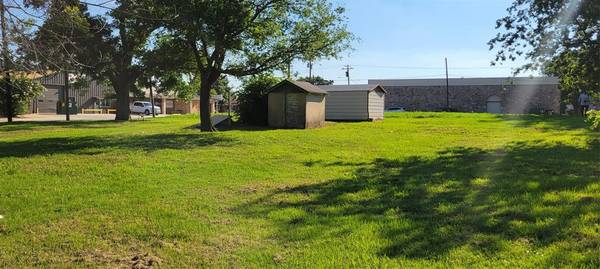 209 E 1st Street, Springtown, TX 76082