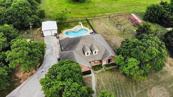 138 N Fm 1655, Alvord, TX 76225