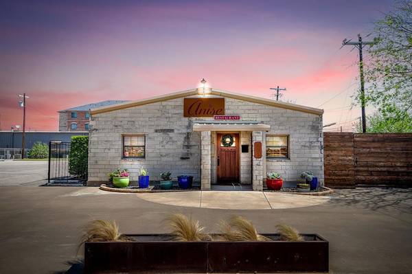 605 Calinco Drive, Granbury, TX 76048