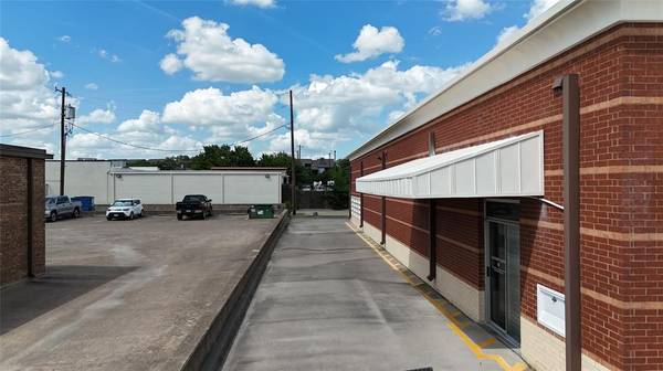 11609 Northwest, Dallas, TX 75218
