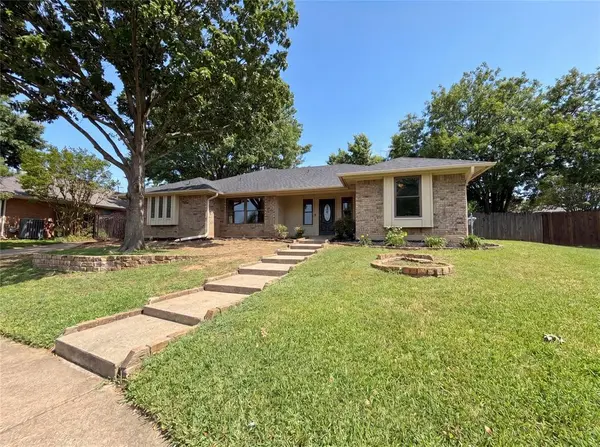 2300 Ridgewood, Bedford, TX 76021