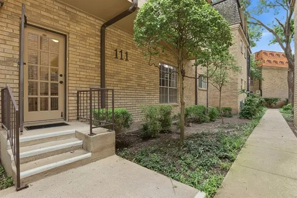 4312 Bellaire Drive S #111, Fort Worth, TX 76109