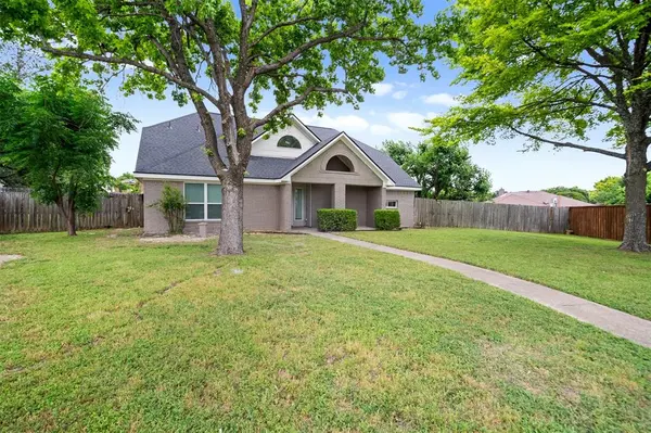 822 Aspen Lane, Desoto, TX 75115