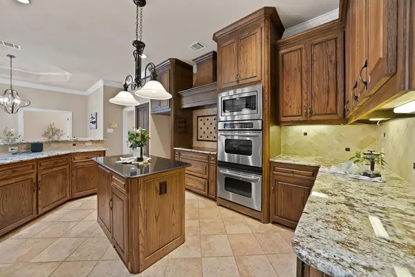 1110 Mccampbell Road, Mansfield, TX 76063