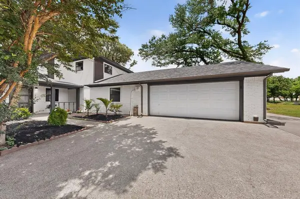 150 S Woodland Trail, Double Oak, TX 75077