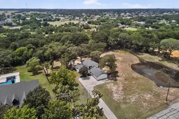 150 S Woodland Trail, Double Oak, TX 75077