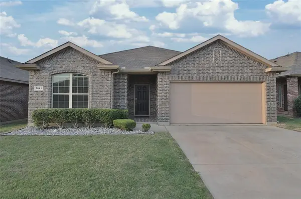 7041 Seton Hall Drive, Fort Worth, TX 76120