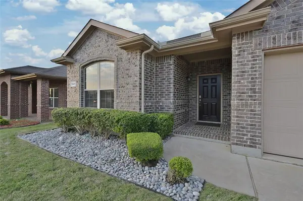 7041 Seton Hall Drive, Fort Worth, TX 76120